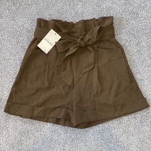 NWT eesome Flowy High Rise Paper Bag Olive Green Shorts
